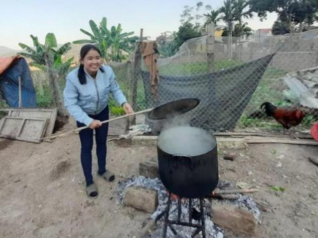 Tin tức trong ngày - Nóng 24h qua: Gia đình cầu thủ Hà Đức Chinh liên tục mổ lợn, mổ trâu đãi khách