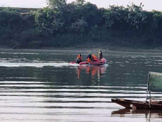 Pháp luật - Đang tìm kiếm 2 người đàn ông mất tích trên sông Lam