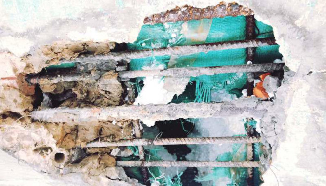 Và đã lộ rõ sắt, thép hoen rỉ