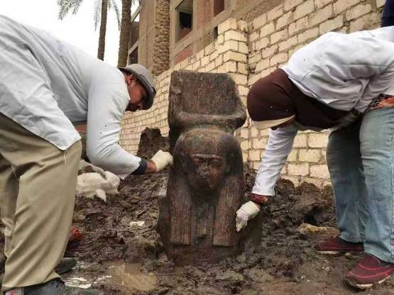 Bức tượng Ka đầu tiên làm bằng đá granite được tìm thấy ở Ai Cập (Ảnh: N.C.N)