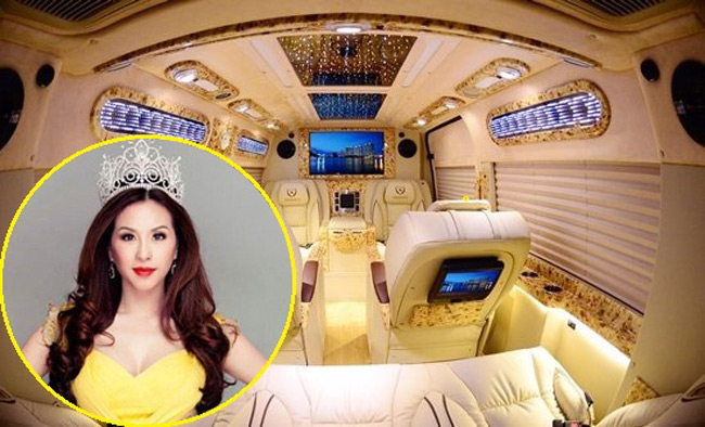 Năm 2017, nữ doanh nhân xinh đẹp tậu xế hộp Limousine. Tuy không được chủ nhân bật mí về giá cả và chủng loại, tuy nhiên nhìn nội thất bên trong của chiếc Limousine có thể nói nó thuộc loại vô cùng sang trọng và đắt giá. Đầy đủ tivi và các trang thiết bị cần thiết để sinh hoạt như một căn phòng làm việc di dộng.