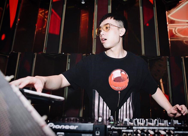 Vậy nên dù đã có công việc ổn định, vượt qua được rào cản gia đình và cả sự đón nhận của khán giả nhưng DJ Đại Vinh chưa một ngày nào cho phép mình “an nhàn” với những gì của hiện tại, thay vào đó là luôn khát khao tìm kiếm những đỉnh cao mới