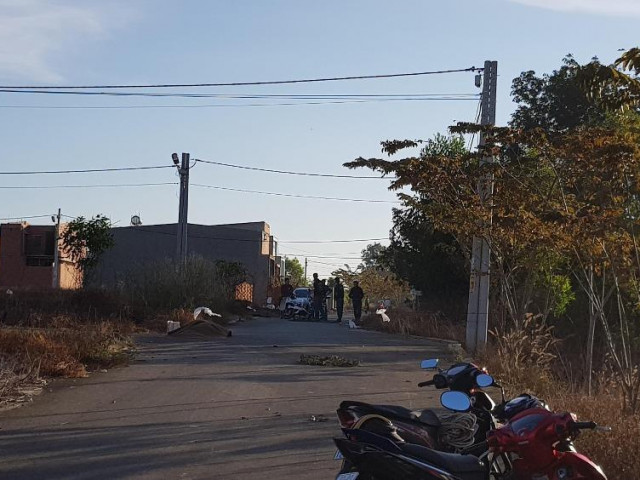 Pháp luật - Người đàn ông bốc cháy ngùn ngụt giữa đường