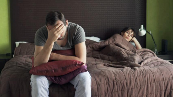 Nếu là đứa bé nhẹ cân khi ra đời, nam giới cần cẩn thận giữ gìn "khả năng đàn ông" hơn và nhanh chóng tới gặp bác sĩ nếu cảm thấy có khó khăn trong chuyện con cái - ảnh minh họa từ Internet