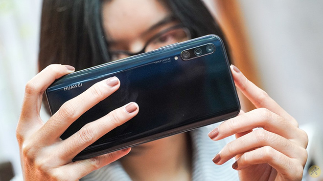 Huawei Y9s mới trình làng thuộc phân khúc smartphone trung cấp.