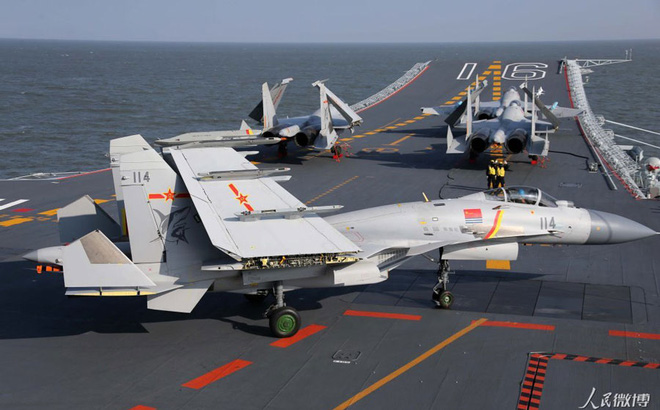 J-15 được coi là phiên bản sao chép trái phép của tiêm kích hạm Su-33 của Nga.