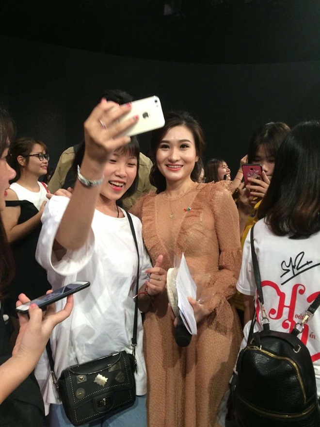 2 nữ MC xinh đẹp VTV không được dùng tên thật khi lên sóng là ai? - 8