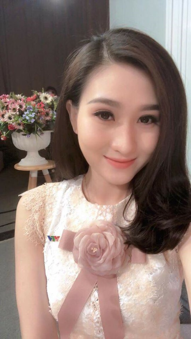 2 nữ MC xinh đẹp VTV không được dùng tên thật khi lên sóng là ai? - 10