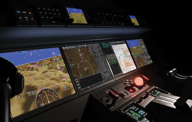 Phi công cũng có Màn hình bay chính với Tầm nhìn tổng hợp, sử dụng dữ liệu địa hình để tạo chế độ xem kỹ thuật số cho môi trường xung quanh máy bay, sử dụng trong điều kiện tầm nhìn thấp.