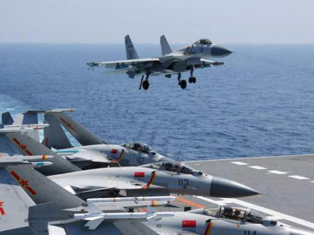 Chiến đấu cơ Trung Quốc đổi chiến thuật, diễn tập “kiểu mới” trên Biển Đông