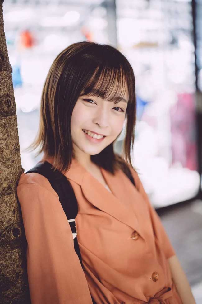 Hoa khôi nữ sinh là Obuchi Nonoka đang học năm 2 chuyên ngành Văn học Nhật Bản thuộc trường Đại học Nữ sinh Tokyo.