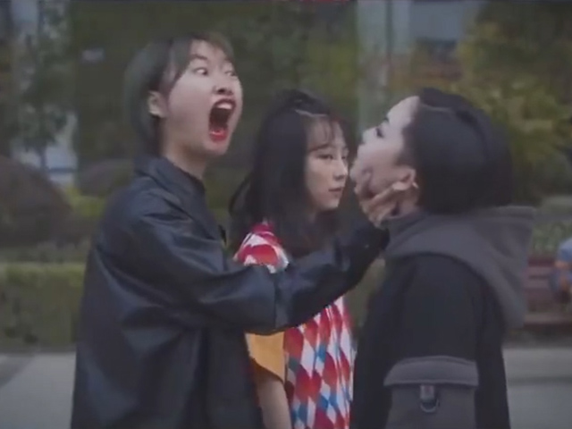 Video Clip Cười - Các cô gái luôn có một đứa bạn thân như thế này