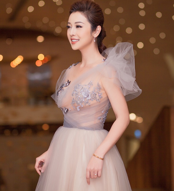 Người đẹp không nhịn ăn mà chọn bổ sung những thực phẩm tốt cho sức khỏe.