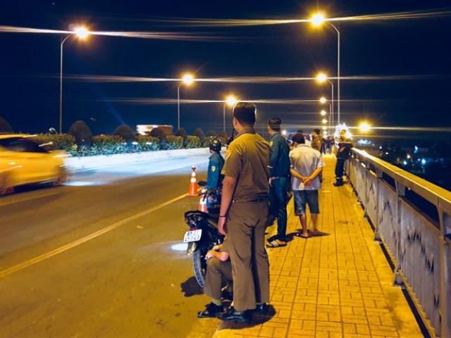 Pháp luật - Bàng hoàng thấy cảnh nữ sinh gieo mình xuống sông Sài Gòn