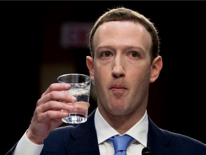 Vì chuyện này, Zuckerberg phải ra
Quốc hội điều trần tháng 4/2018.