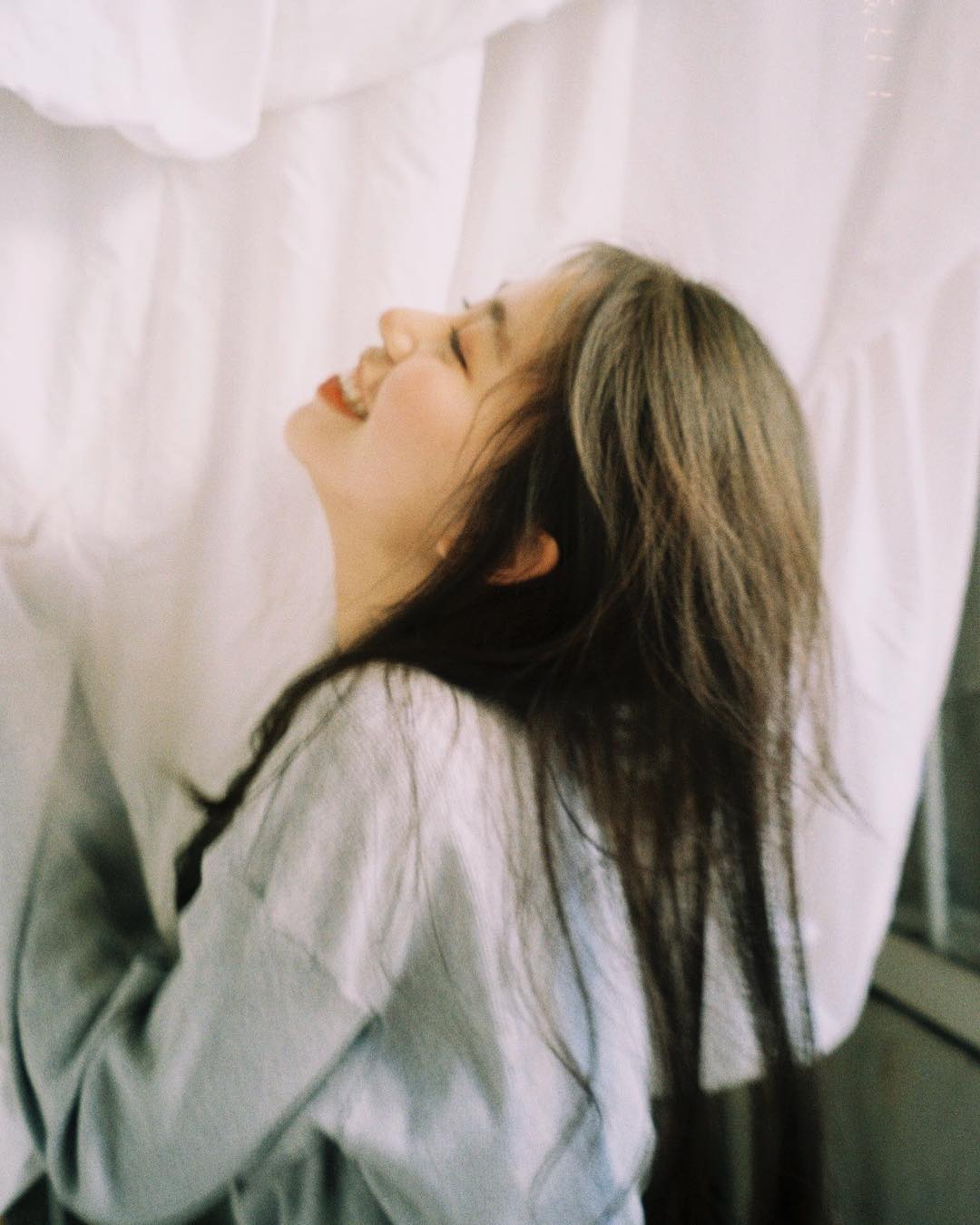 Mẫn Tiên còn được báo chí Trung Quốc&nbsp;so sánh với "cô vợ quốc dân" Nhật Bản&nbsp;Aragaki Yui.