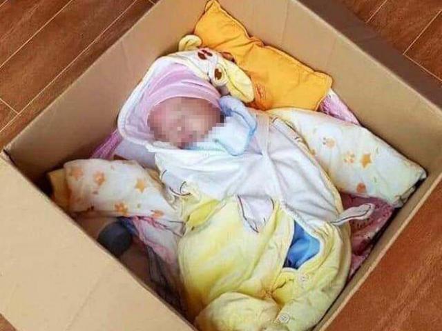 Tin tức trong ngày - Bé gái 1 tháng tuổi bị bỏ rơi trước cửa chùa kèm lá thư ký tên “Người mẹ tội lỗi”