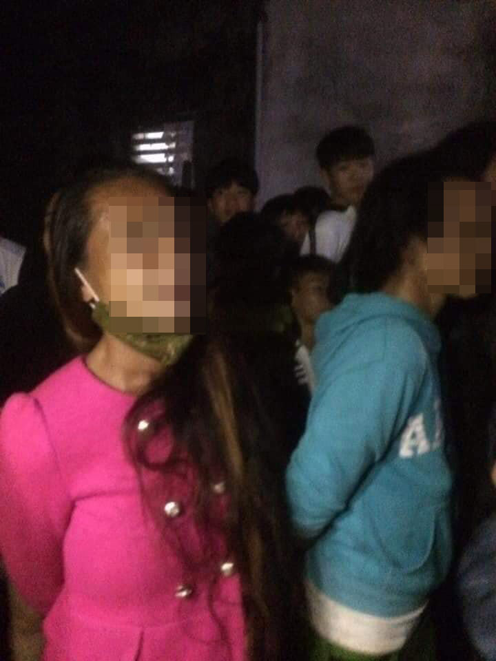 Hình ảnh hai người đàn ông bị nghi bắt cóc trẻ em