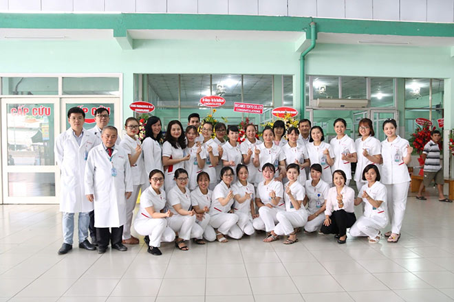 Toàn thể y bác sĩ và nhân viên của Bệnh viện Hoàn Hảo Keimeikai