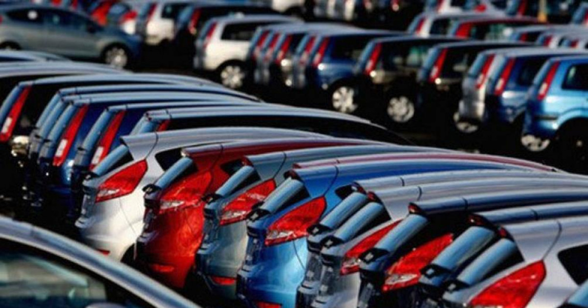 Thị trường - Tiêu dùng - Nhập khẩu ô tô tăng vọt, Hải quan bội thu thuế