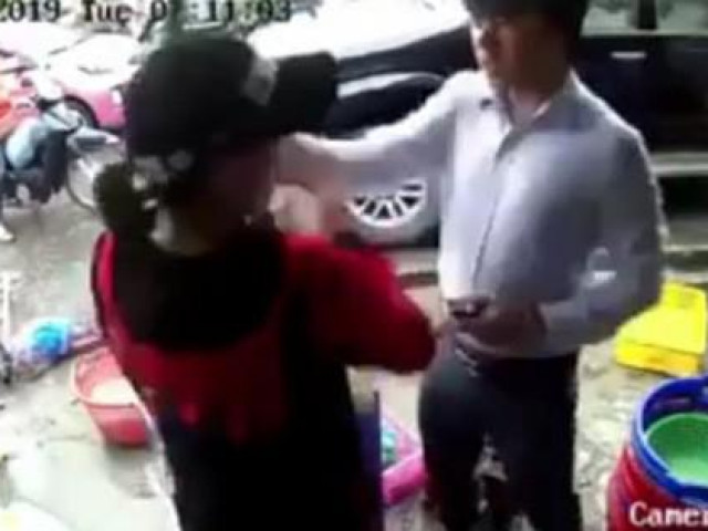 Pháp luật - Tát tới tấp nữ tiểu thương hải sản vì tội chửi mẹ mình, người đàn ông phân trần
