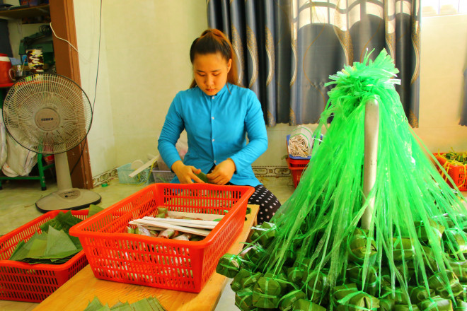 Về đất sen hồng thưởng thức món nem trứ danh - 2