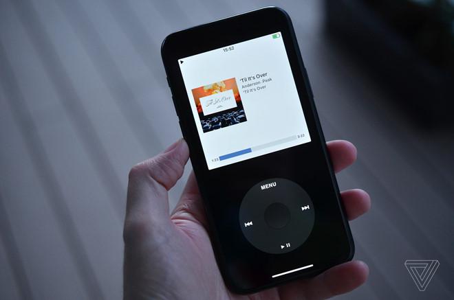 Giao diện tùy chọn của ứng dụng Rewound khiến iPhone giống hệt iPod