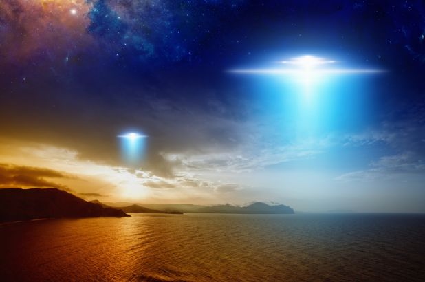 Hơn 100 tia sáng bất thường, nghi là của người ngoài hành tinh, được phát hiện bên ngoài Trái Đất (Hình minh họa)