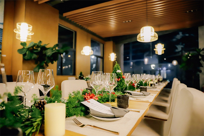 Nằm trong không gian ấm cúng của tầng trệt tại Kafnu Hồ Chí Minh, Sôy Restaurant mở ra không gian ấm cúng, phảng phất nét hiện đại hòa nhập cùng sự phát triển sôi động của cộng đồng sáng tạo nơi đây