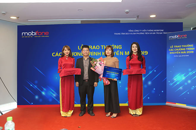 MobiFone trao thưởng cho khách hàng sử dụng dịch vụ giá trị gia tăng trong năm 2019 - 1