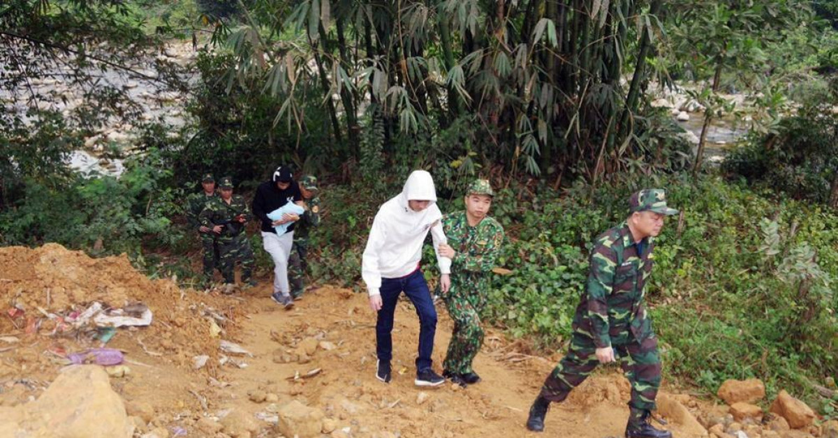 Pháp luật - Giải cứu bé 13 tháng tuổi bị 2 người đàn ông Trung Quốc bế đi