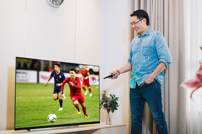 Bóng đá là đam mê không thể thiếu của Trương Anh Ngọc, dù lịch làm việc vô cùng bận rộn