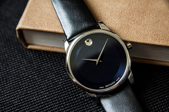 Kế thừa công nghệ cũ, Movado ngày nay được người dùng yêu thích nhờ thiết kế sang trọng, chất lượng theo tiêu chuẩn Thụy Sỹ cùng “dấu chấm tròn” đặc trưng, dễ dàng phân biệt so với những thương hiệu đồng hồ nổi tiếng khác