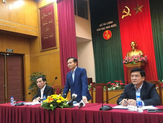 Đại diện Văn phòng Bộ Tài chính và lãnh đạo Kho bạc Nhà nước chủ trì họp báo chuyên đề ngày 20/12. Ảnh: Tuấn Nguyễn.