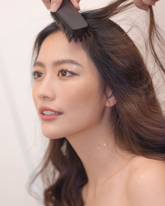 Lay-out trang điểm nhấp nhánh đẹp mê mẩn cho bữa tiệc cuối năm - 5