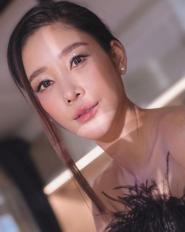 Lay-out trang điểm nhấp nhánh đẹp mê mẩn cho bữa tiệc cuối năm - 6