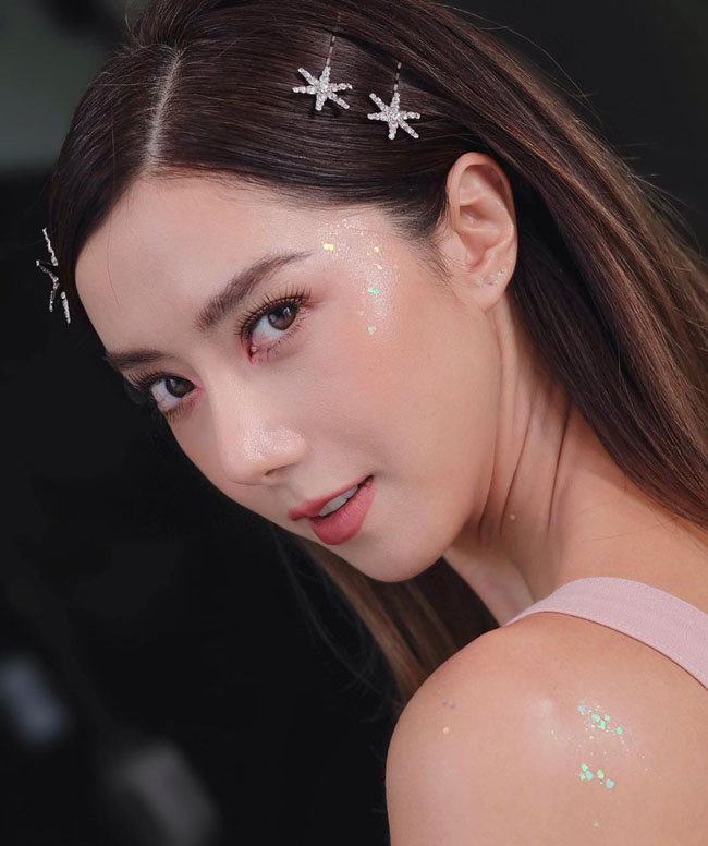 Lay-out trang điểm nhấp nhánh đẹp mê mẩn cho bữa tiệc cuối năm - 7