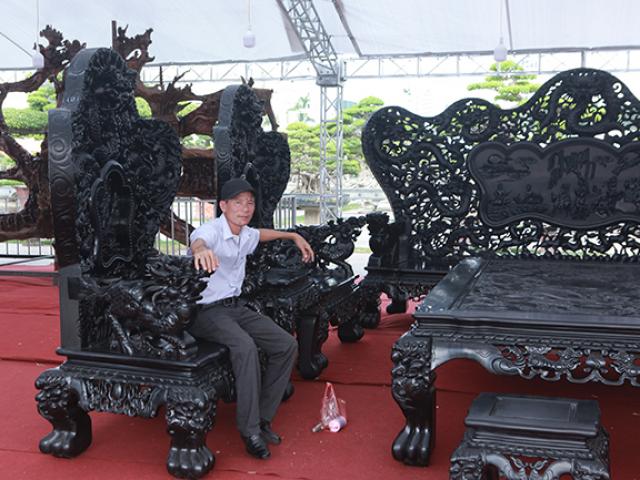 Thị trường - Tiêu dùng - Đại gia Thanh Hóa "vác" bộ siêu bàn ghế 27 tỷ đi triển lãm