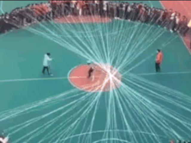 Media - Học sinh Trung Quốc gây sốt MXH với màn nhảy dây "thiên la địa võng"