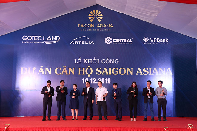 Và cùng nâng ly chúc mừng Dự án khởi công thuận lợi