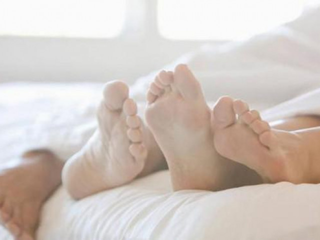 Sức khỏe đời sống - Vì sao khi trời lạnh “chuyện ấy” lại giảm cảm xúc?