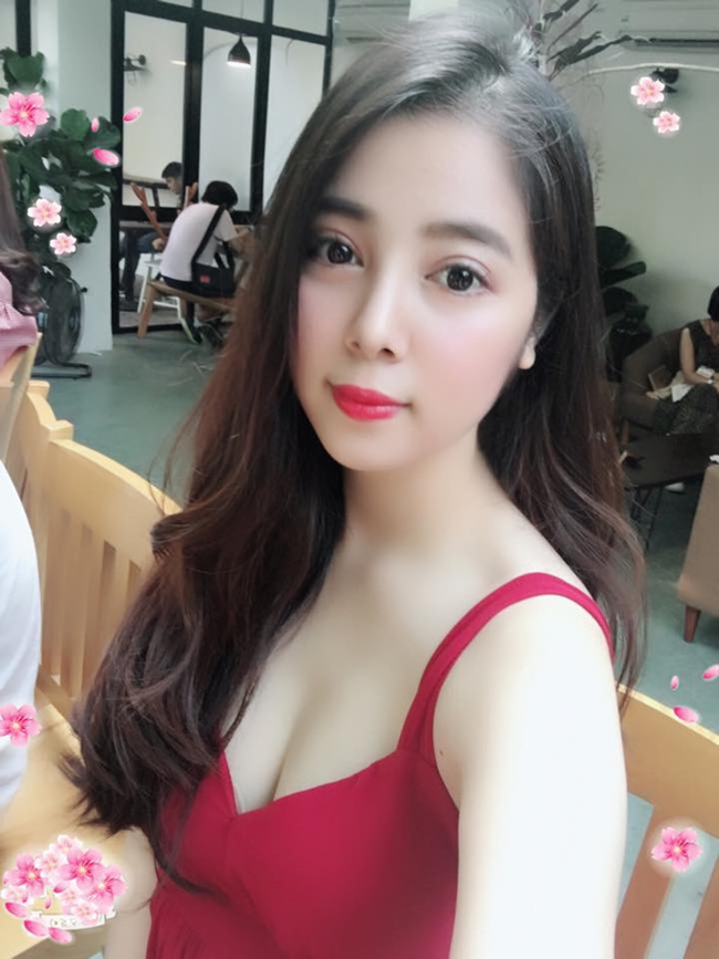 Người đẹp thứ hai gây ấn tượng không kém trong &#34;Đại gia chân đất&#34; 9 là Trần Thanh Hiền.
