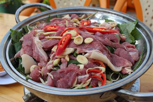 Thực phẩm kết hợp thành thuốc bổ.