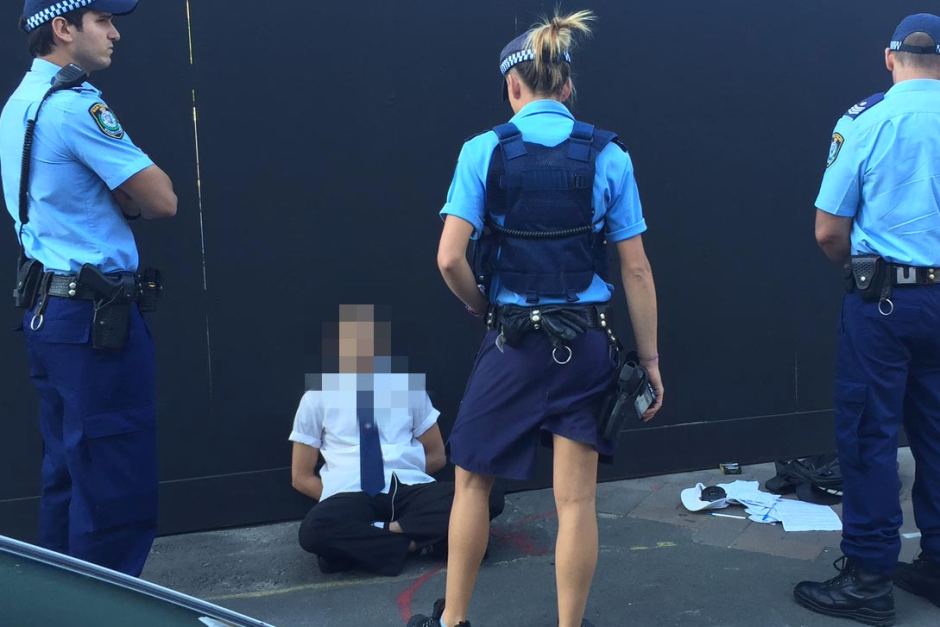 Một nam du khách Ireland có hành động sàm sỡ với nữ cảnh sát Úc bị bắt giữ (ảnh minh họa)