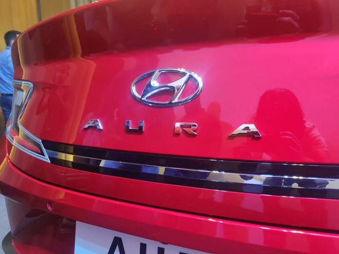 Cận cảnh Hyundai Aura mới được ra mắt tại Ấn Độ - 9