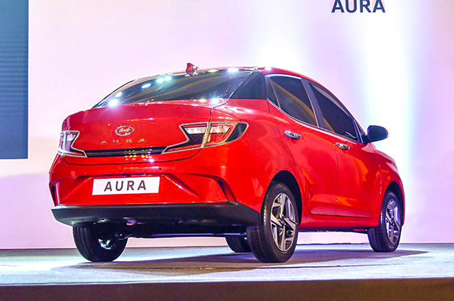 Cận cảnh Hyundai Aura mới được ra mắt tại Ấn Độ - 2
