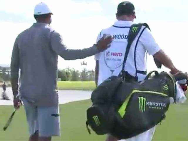 Tin thể thao HOT 22/12: Doanh nhân trả tiền tỉ để được vác gậy cho Tiger Woods - 1