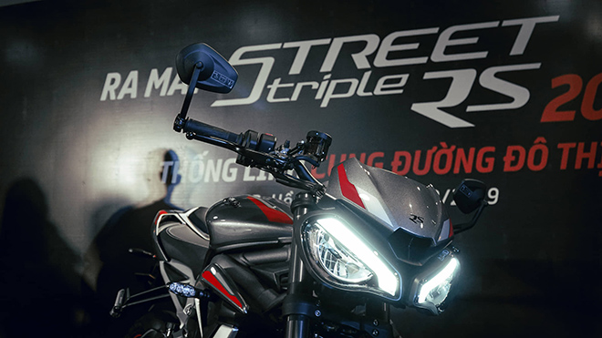 Triumph ra mắt mẫu xe Street Triple RS 2020 tại Việt Nam, giá 435 triệu đồng - 6