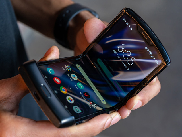 Motorola Razr lại trì hoãn bán ra như Galaxy Fold vì một lý do bất ngờ