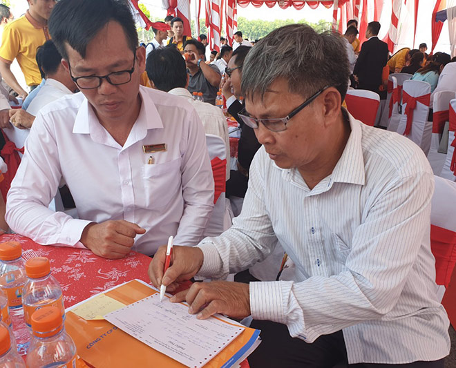 Nhiều khách hàng nhanh chóng xác nhận giữ chỗ ngay sau khi tham quan dự án Golden Future City